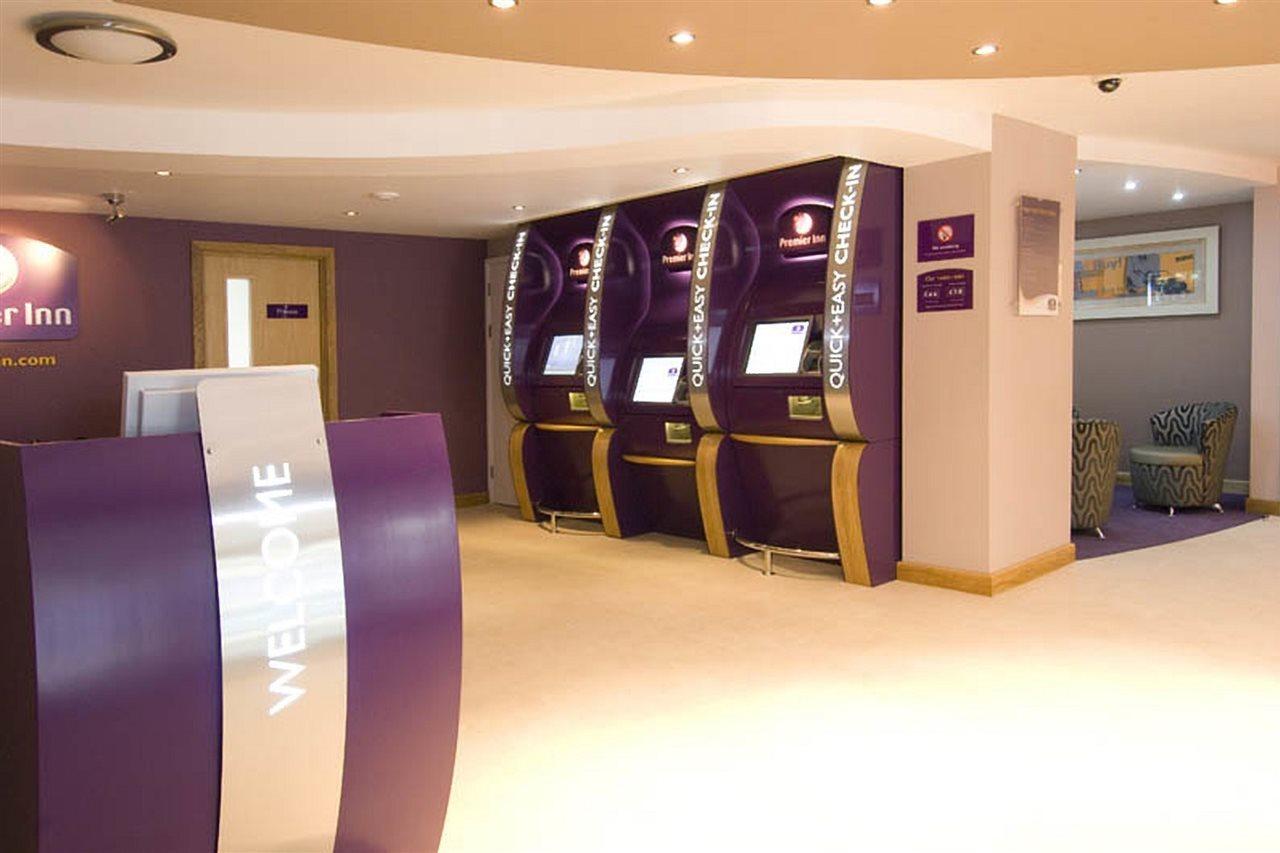 Premier Inn Brentwood Exterior photo